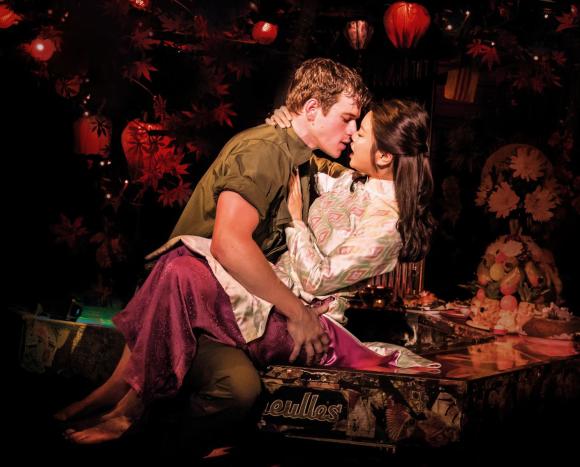 miss20saigon_20ashley20gilmour20chris20and20sooha20kim20kim_20photo20johan20persson1